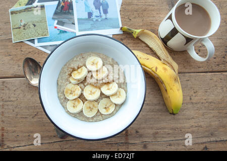 Ciotola di porridge colazione Foto Stock