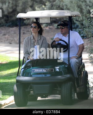 Justin Timberlake gioca a golf a Lakeside Golf Club in Studio City mentre sua moglie Jessica Biel orologi dal comfort del carrello da golf con: Jessica Biel dove: Los Angeles, California, Stati Uniti quando: 27 Giu 2014 Foto Stock