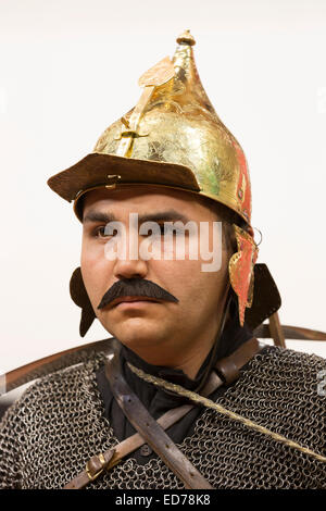 Ottoman Sultan's Janissary Corps soldato con casco e giubbotti antiproiettile presso il Museo Militare a Harbiye, Istanbul, Turchia Foto Stock