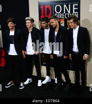 (L-R) Louis Tomlinson e Zayn Malik, Niall Horan, Liam Payne & Harry Styles frequentare il 'una direzione: si tratta di noi' premiere. Foto Stock