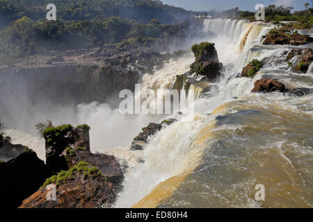Cascate di Iguassù, visto dal lato Argentina del Fiume Iguazu Foto Stock