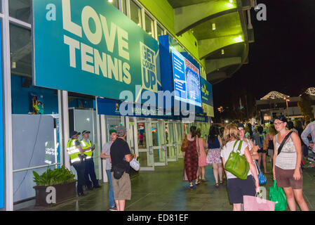 Tennis Australian Open di asta leva arena tifosi fuori dopo la partita sulla strada di casa Foto Stock