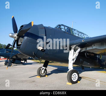 La Seconda Guerra Mondiale la Marina era aeroplani in colore blu Foto Stock