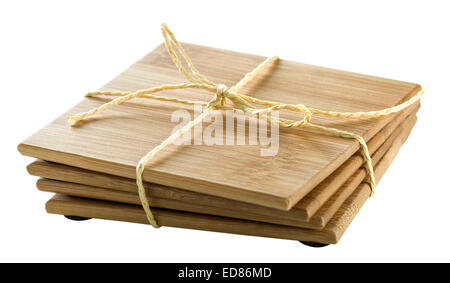 Casa in legno coasters isolato su sfondo bianco con tracciato di ritaglio Foto Stock