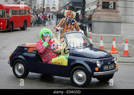 Londra, Regno Unito. 1a gen, 2015. Gli artisti interpreti o esecutori parade durante l annuale il giorno di Capodanno sfilata a Londra, in Gran Bretagna il 1 gennaio 2015. © Bimal Gautam/Xinhua/Alamy Live News Foto Stock