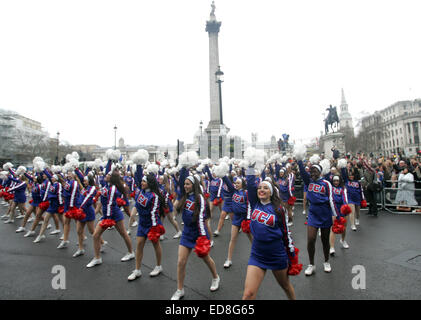 Londra, Regno Unito. 1a gen, 2015. Gli artisti interpreti o esecutori parade durante l annuale il giorno di Capodanno sfilata a Londra, in Gran Bretagna il 1 gennaio 2015. © Bimal Gautam/Xinhua/Alamy Live News Foto Stock