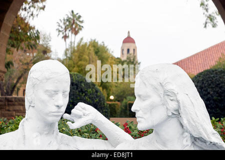 Outdoor sculture in bronzo da George Segal intitolato liberazione Gay sul campus della Università di Stanford in California, Stati Uniti d'America Foto Stock