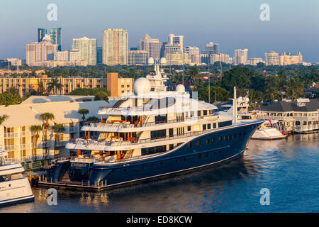 Ft. Lauderdale, Florida. Skyline da 17th. Ponte stradale a Sunrise. Foto Stock