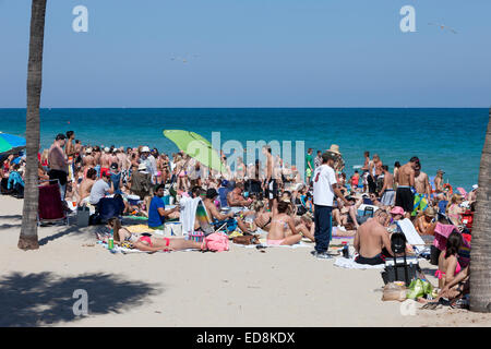 Ft. Lauderdale, Florida. La pausa di primavera sulla spiaggia. Foto Stock