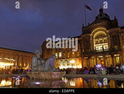 Municipio de Birmingham Council House,Victoria Square, Birmingham, Inghilterra, Regno Unito, B3 3DQ al crepuscolo Foto Stock