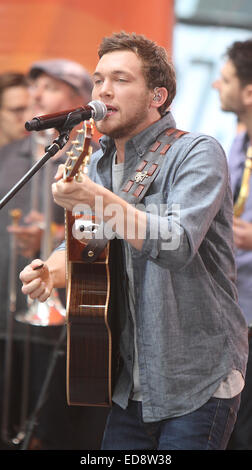 Vincitrice del premio American Idol Phillip Phillips suona dal vivo su "Mostra Oggi' come parte dell'estate 2014 Serie di concerto con: Phillips Phillips dove: la città di New York, New York, Stati Uniti quando: 27 Giu 2014 Foto Stock