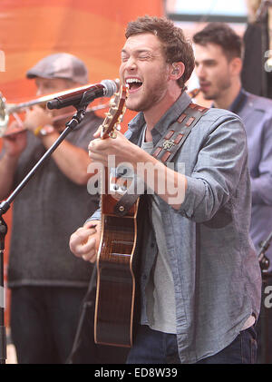 Vincitrice del premio American Idol Phillip Phillips suona dal vivo su "Mostra Oggi' come parte dell'estate 2014 Serie di concerto con: Phillips Phillips dove: la città di New York, New York, Stati Uniti quando: 27 Giu 2014 Foto Stock