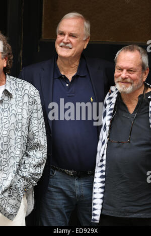 Monty Python photocall al London Palladium dotato: John Cleese dove: Londra, Regno Unito quando: 30 Giu 2014 Foto Stock