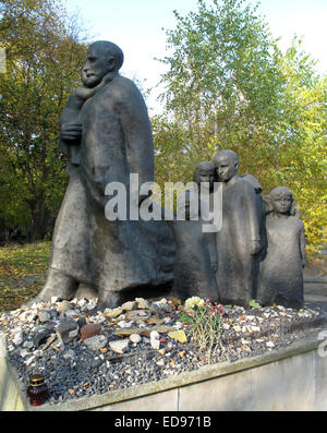 Janusz Korczak Memorial, il cimitero ebraico, Varsavia POLONIA Foto Stock