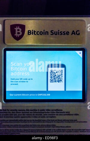 Zurigo, Svizzera. 02Jan, 2015. Bitcoin ATM all'interno di 'Kafi Schoffel', un caffè bar presso il centro cittadino di Zurigo. Il Bitcoin ATM che è gestito dalla società "Bitcoin Suisse AG' permette di trasferire fino a 250 EUR o CHF (inserito come pagamenti in contanti) a un account Bitcoin. I clienti possono inoltre pagare la bolletta utilizzando Bitcoins. Credito: Erik Tham/Alamy Live News Foto Stock