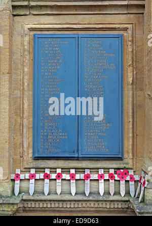 Lichfield cenotafio War Memorial, i nomi delle vittime della guerra, Staffordshire, England, Regno Unito Foto Stock