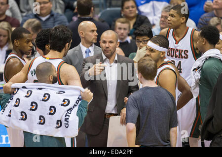 Milwaukee, WI, Stati Uniti d'America. Il 2 gennaio, 2015. Milwaukee Jason Kidd colloqui con il suo compagno di squadra durante il gioco NBA tra Indiana Pacers e il Milwaukee Bucks a BMO Harris Bradley Center di Milwaukee, WI. Pacers ha sconfitto i Bucks 94-91. John Fisher/CSM/Alamy Live News Foto Stock