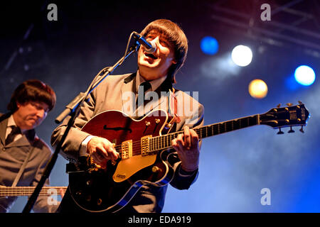 Barcellona - Lug 24: Abbey Road (banda tributo ai Beatles) esegue al Golden Revival Festival il 24 luglio 2014 a Barcellona. Foto Stock