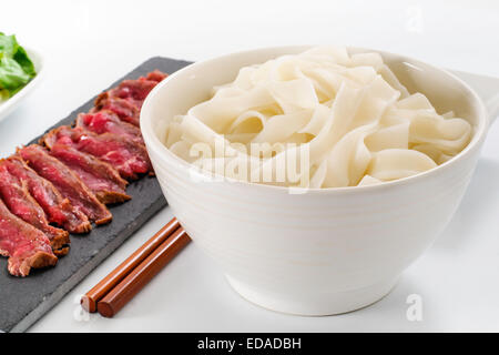 Ingredienti per la cottura delle carni bovine vietnamita noodle soup - Pho Foto Stock