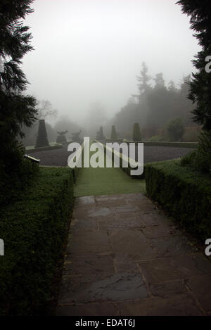 Giardini e prati La tenuta si estende per 375 acri (1,52 km2) di cui circa 180 acri (0,73 km2) comprendono i giardini, Foto Stock