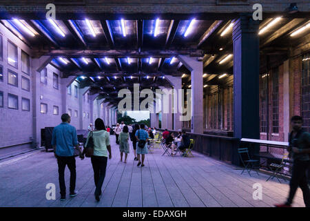 Serata al HighLine promenade nel Meatpacking - quartiere di Chelsea, New York Foto Stock