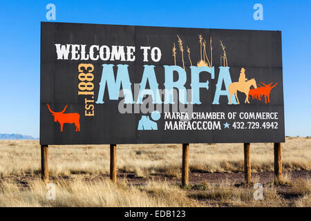 Segno di benvenuto al di fuori Marfa, Texas, Stati Uniti d'America Foto Stock