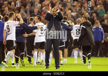 Valencia, Spagna. 04 gen 2015. Valencia CF vs Real Madrid Spagna La Liga Giornata 17 - Mestalla stadio, Valencia - Nuno Espiritu Santo, Valencia CF head coach celebra la vittoria Credit: Santiago vidal vallejo/Alamy Live News Foto Stock