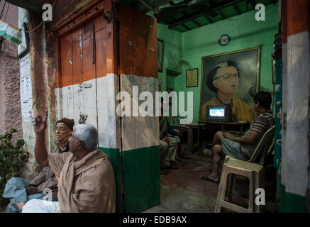 Calcutta, lo stato indiano del Bengala Occidentale. 4 gennaio, 2015. Le persone spendono tempo libero a Calcutta, capitale dell'est lo stato indiano del Bengala Occidentale, gen. 4, 2015. © Tumpa Mondal/Xinhua/Alamy Live News Foto Stock
