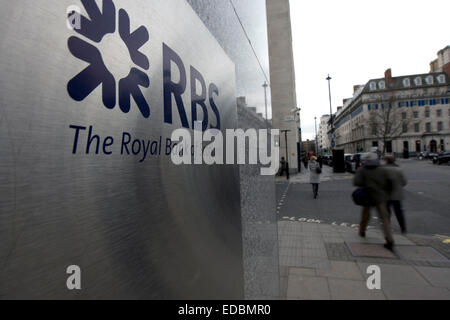 Segno di RBS al di fuori di una filiale nel centro di Londra Foto Stock