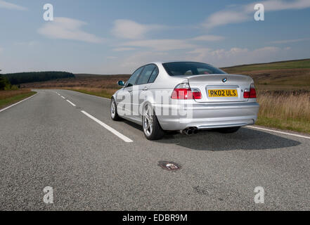 2002 E46 335d BMW Serie 3 berlina diesel modificati con ruote Alpina e accessori Foto Stock