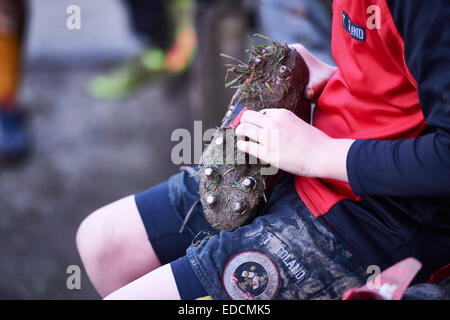 Sporco scarpini da calcio Foto Stock