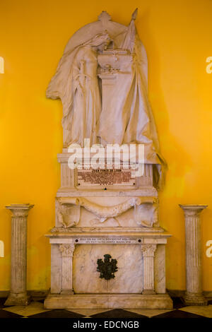 Tomba di esploratore spagnolo e primo governatore di Puerto Rico, Juan Ponce de Leon all interno della Cattedrale di San Juan Bautista, San Juan, Foto Stock