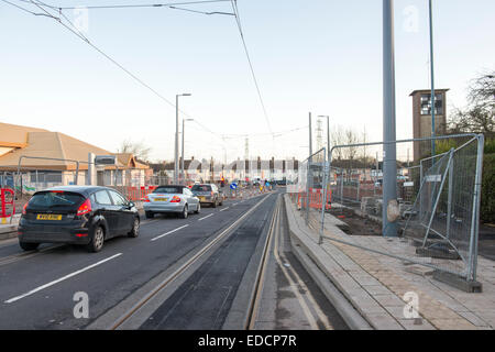 Il tram funziona in Clifton, Nottingham England Regno Unito Foto Stock