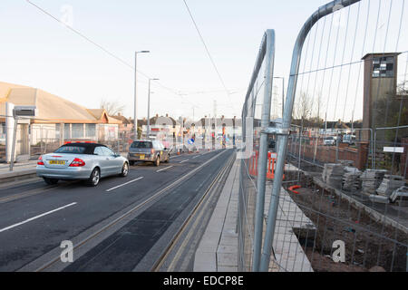 Il tram funziona in Clifton, Nottingham England Regno Unito Foto Stock