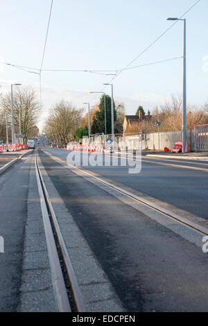 Il tram funziona in Clifton, Nottingham England Regno Unito Foto Stock