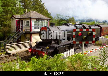 Stanier Class 8F, treno a vapore. Low House attraversando Armathwaite Eden Valley arrivino a Carlisle Linea ferroviaria Cumbria Inghilterra England Regno Unito Foto Stock