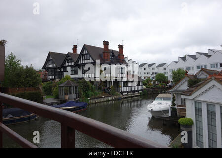 Marlow (storicamente grande Marlow o Chipping Marlow) è una città andcivil parrocchia entro Wycombe distretto a sud Buckinghamshire Foto Stock