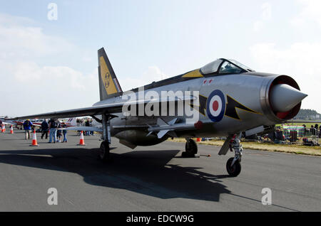 English Electric Lightning F3 degli aerei da caccia a Leuchars Air Show, Scozia, 2013. Foto Stock