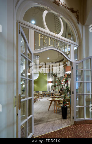 Manchester Il Midland Hotel ristorante francese interno. Il Midland è un grand hotel a Manchester in Inghilterra. Inaugurato nel mese di settembre Foto Stock