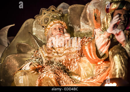 Barcellona, Spagna. Gen 5, 2015. 5 gennaio 2015 - Gaspare la cavalcata al tradizionale sfilata dei tre re di magia in Barcellona Credito: Matthias Oesterle/ZUMA filo/ZUMAPRESS.com/Alamy Live News Foto Stock