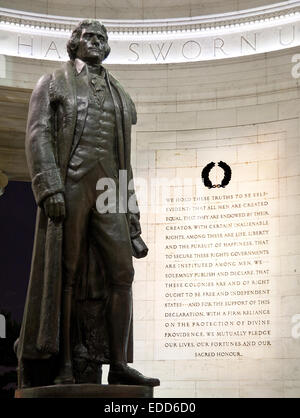 All'interno del Thomas Jefferson monumento, WASHINGTON ,DC con la dichiarazione di indipendenza in background Foto Stock