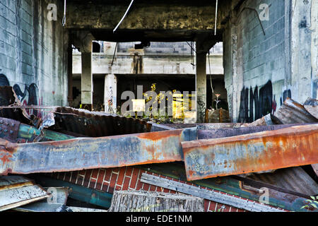 Un po' di lavori di costruzione in corso da parte del nuovo proprietario Fernando Palazuelo al Detroit Packard stabilimento automobilistico. Detroit, MI, Stati Uniti d'America, 25 ottobre 2014. Foto Stock