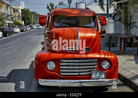 Ford F6 vintage pick-up camion. Veicolo da prelievo Ford F-6 rinnovato e personalizzato 1950 Foto Stock