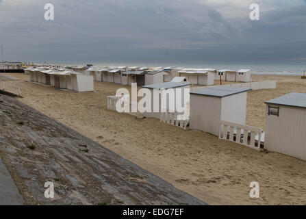 Spiaggia di capanne, con spiaggia di sabbia. Blankenberge, Fiandre Occidentali, Belgio, Europa. Foto Stock