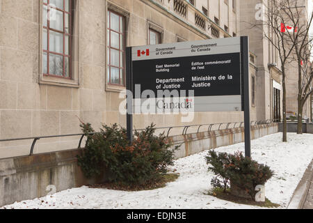 Dipartimento di Giustizia Canada sede (Amministrazione centrale du Ministere de la giustizia in Canada) è raffigurato in Ottawa Foto Stock