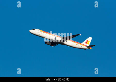 Iberia Airbus A321 211 EC-ILO, Inghilterra, Regno Unito Foto Stock