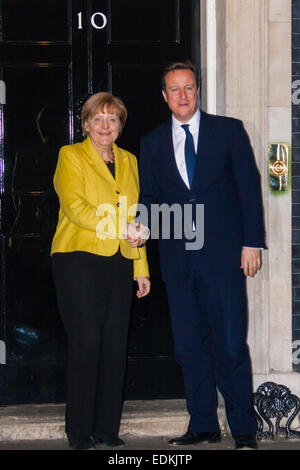 A Downing Street, Londra, Regno Unito. Il 7 gennaio, 2015. Il cancelliere tedesco Angela Merkel incontra il Primo Ministro britannico David Cameron al 10 di Downing Street a seguito di una visita al British Museum Germania mostra. I colloqui coprono una vasta gamma di temi tra cui la forgthcoming vertice G7, il virus di Ebola crisi e le questioni di sicurezza regionale nonché la Gran Bretagna è continuo rapporto con l'Europa. Credito: Paolo Davey/Alamy Live News Foto Stock