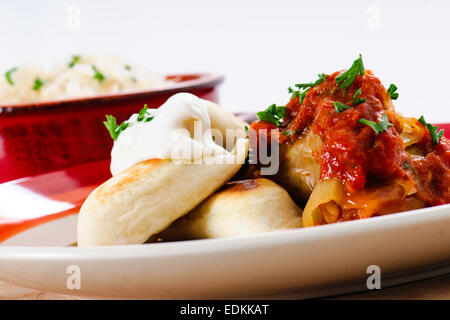 Autentica in casa il polacco involtini di cavolo e perogies Foto Stock