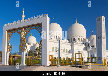 Bellissima vista della Sheikh Zayed Grande Moschea, EMIRATI ARABI UNITI Foto Stock