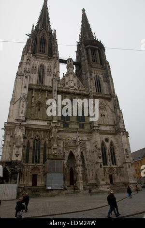 Duomo di San Pietro (Cattedrale di Ratisbona) fu costruito nel XIV secolo ed è spesso descritto come il più bel bavarese chiesa gotica Foto Stock